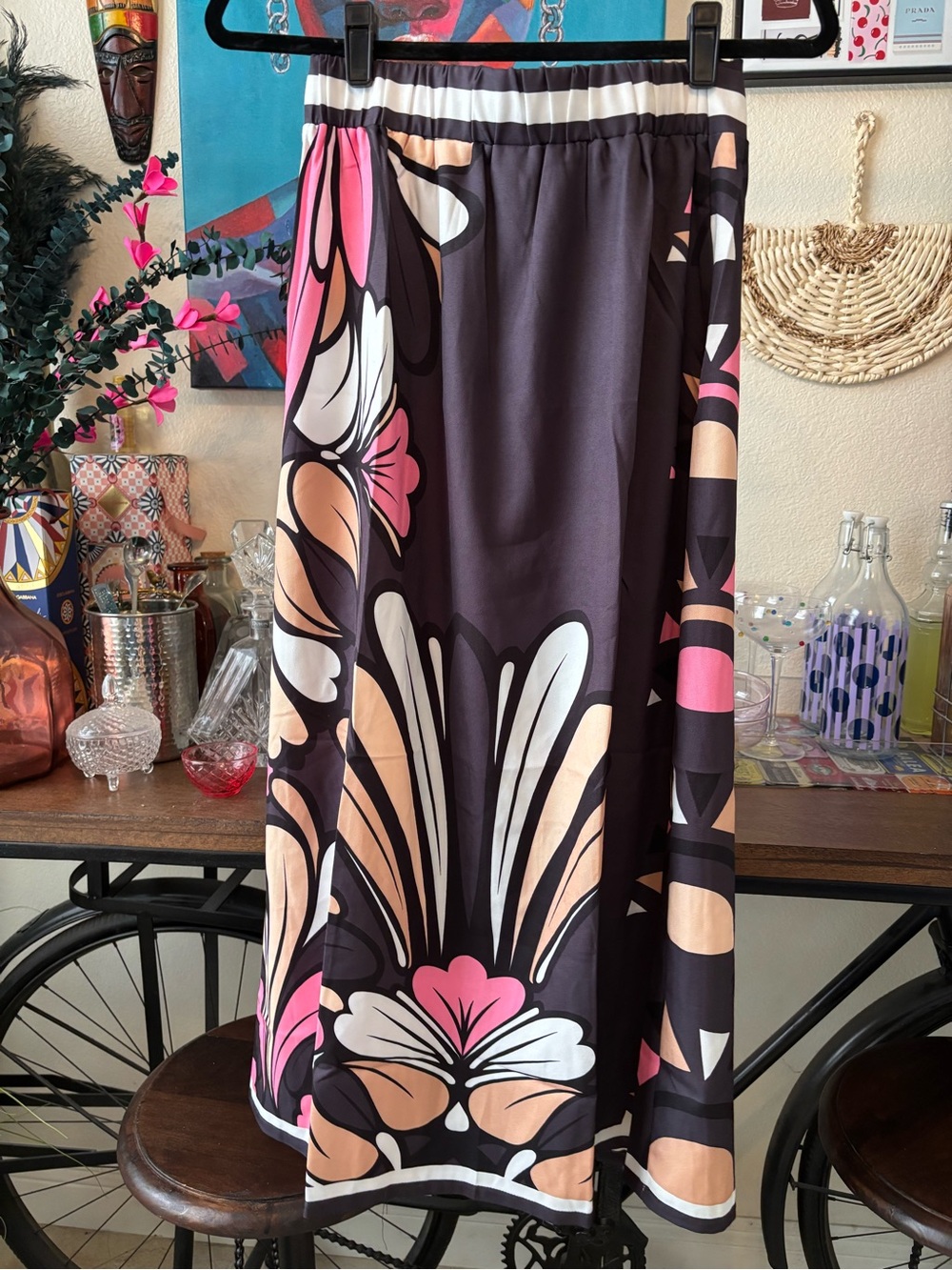 Brand New! Black Floral Wrap Midi Skirt with Front Slit - Picture 3 of 7